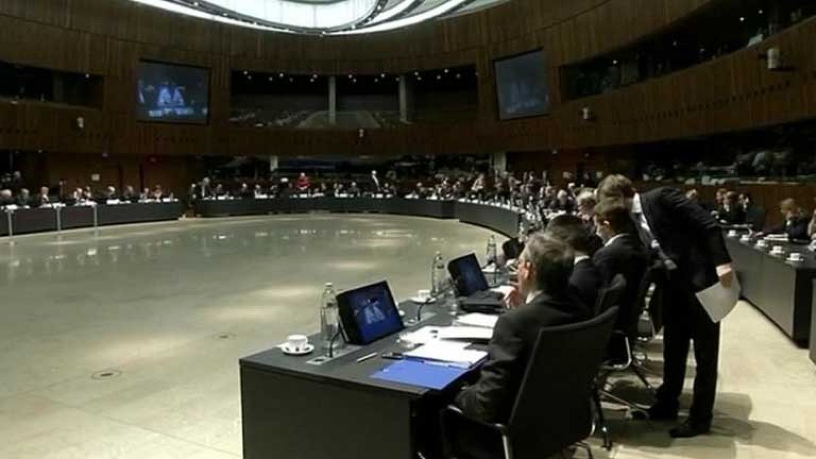 España está dispuesta a analizar el cierre de las fronteras ante la inmigración masiva