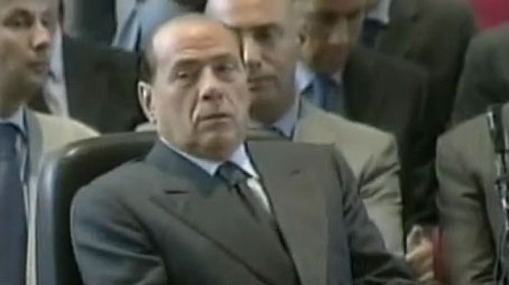 Telediario 1 - La justicia no perseguirá a Berlusconi por pagos a la mafia al considerarlo víctima de una extorsión