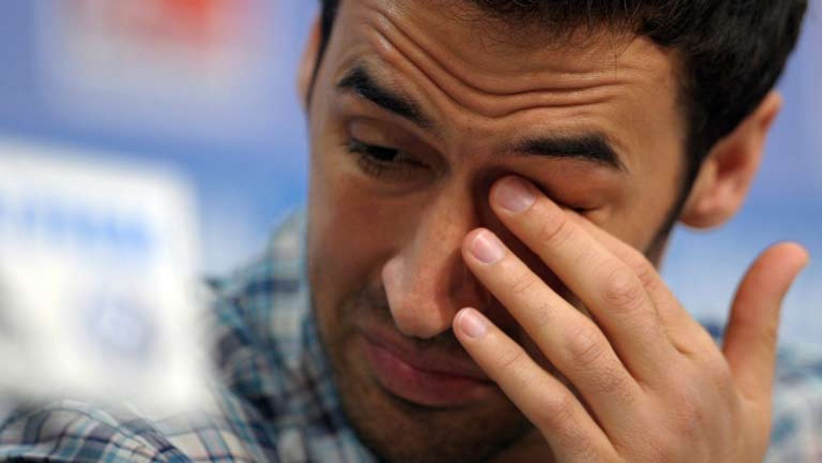 Una gran mayoría de aficionados en España se ha quedado muy frustada por esa final de la Copa de Europa que no podremos ver finalmente, entre el Barcelona y el Real Madrid.... Entre ellos, Raúl González, que ha estado en Madrid.