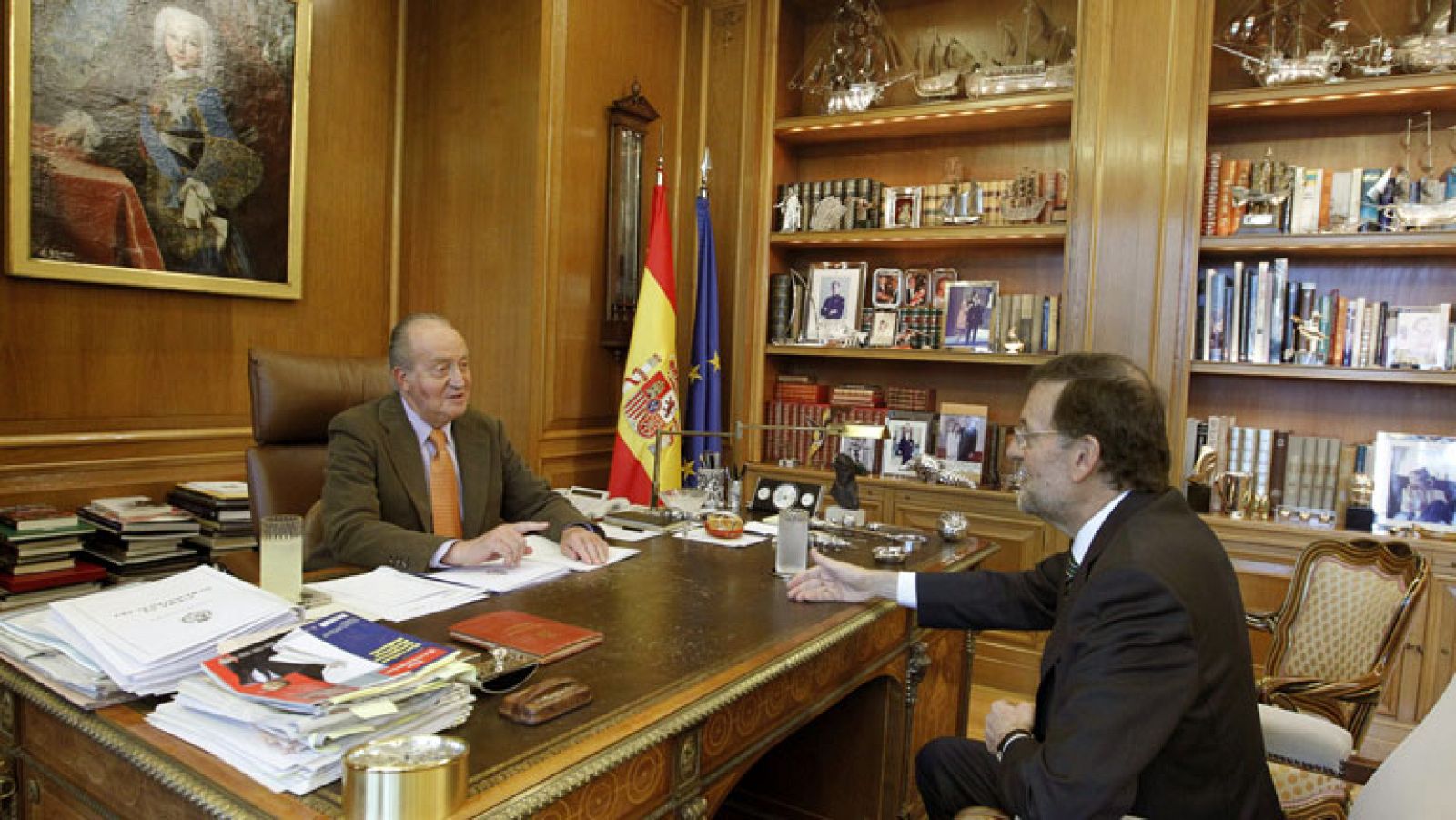 El rey se reúne con Rajoy en su despacho siete horas después de recibir al alta - Informativo 24h | Ver
