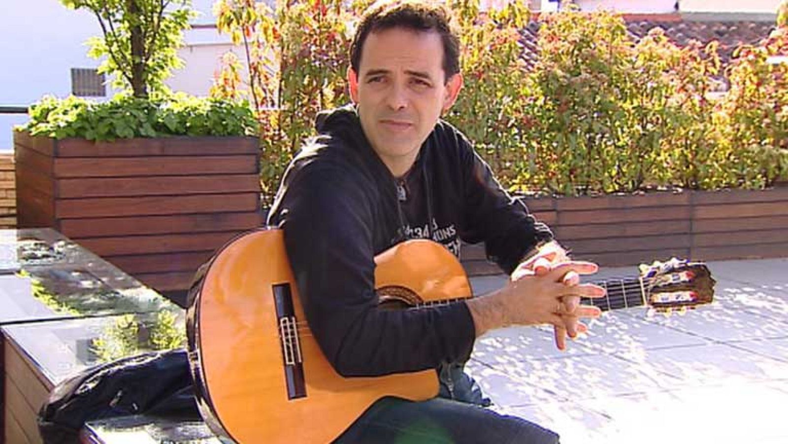 Dar ejemplo por la forma de entender la vida y ayudar a los demás