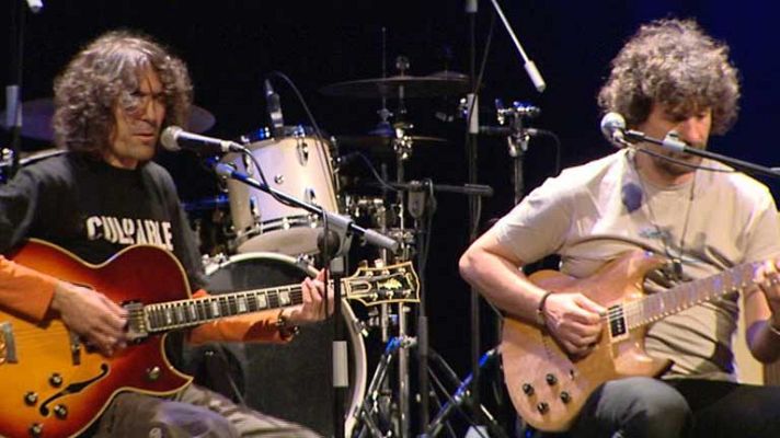 Telediario 1 - Actuación sorpresa de Robe Iniesta