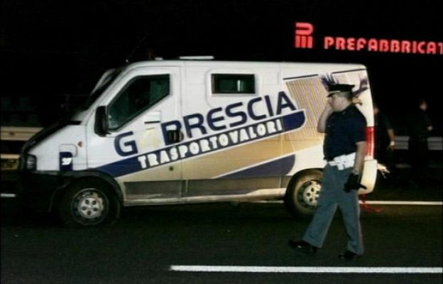  - Roban un millón de un furgón