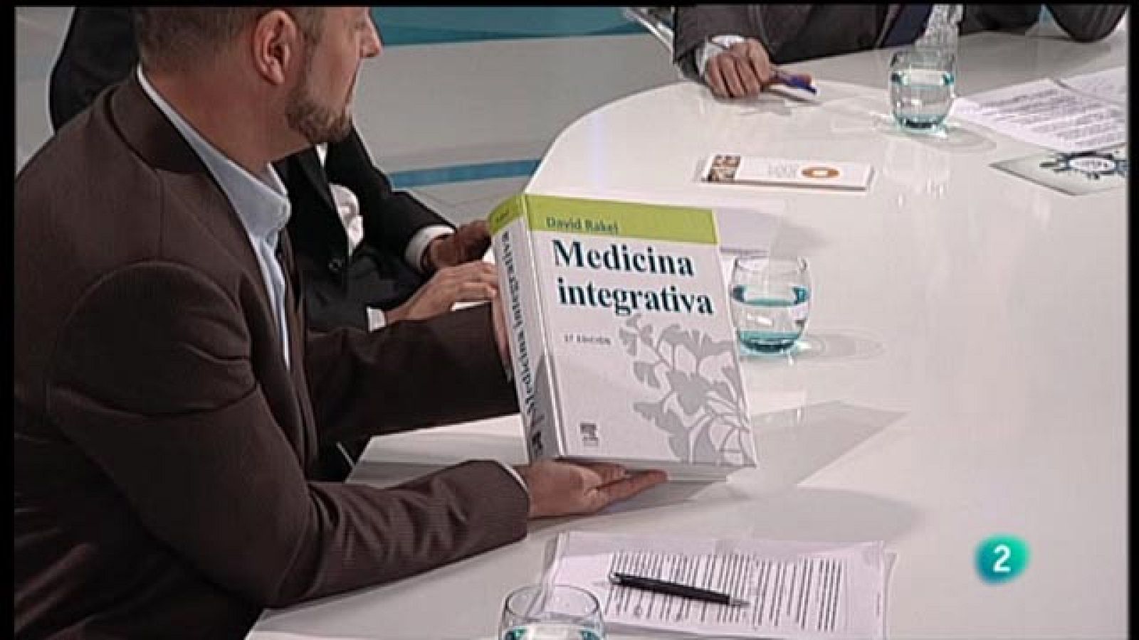 Para todos La 2  - Debate -  Medicina integrativa