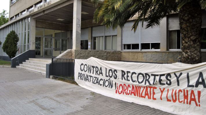 Telediario 1 - Posibles recortes del Gobierno