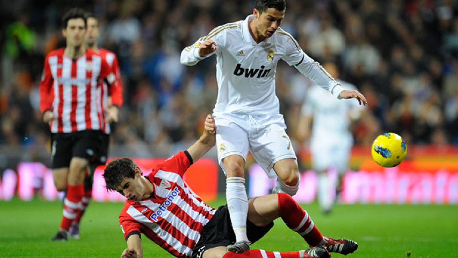 El Madrid saca garra ante los 'leones'