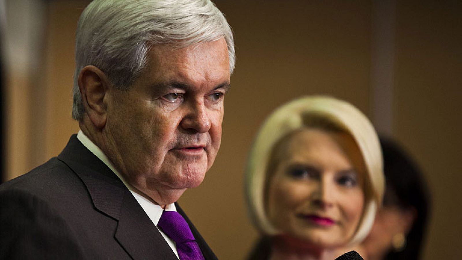 Gingrich anuncia oficialmente que abandona la carrera republicana