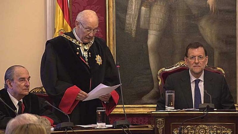 Rajoy descarta que se cobren nuevos peajes por el uso de las autovías