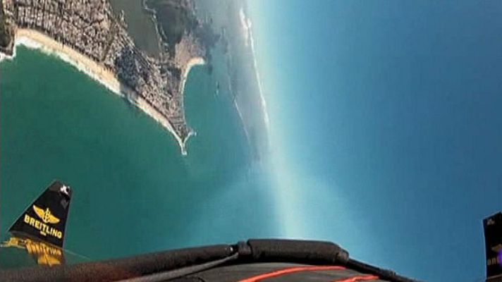 Telediario 1 - El hombre pájaro sobrevuela Río de Janeiro