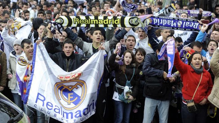 Telediario 1 - La afición del Madrid llena Cibeles