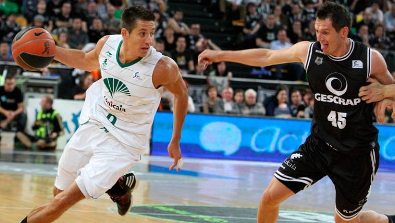 El Gescrap Bizkaia se ha complicado la opción de acabar la liga en la cuarta plaza al caer derrotado en su pista (80-83) ante un Unicaja que se aferra a sus opciones de 'play off' y de conservar la licencia de Euroliga.