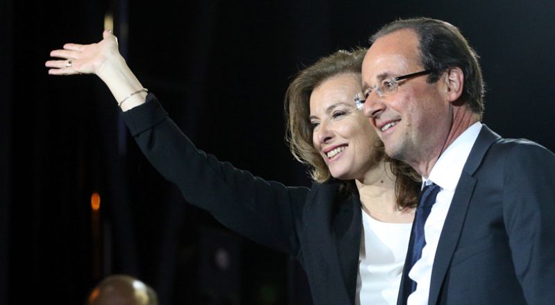 Hollande se autoproclama "presidente de la juventud de Francia"