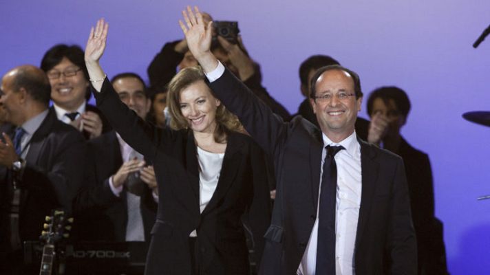 Telediario 1 - Hollande recupera el Elíseo para la izquierda
