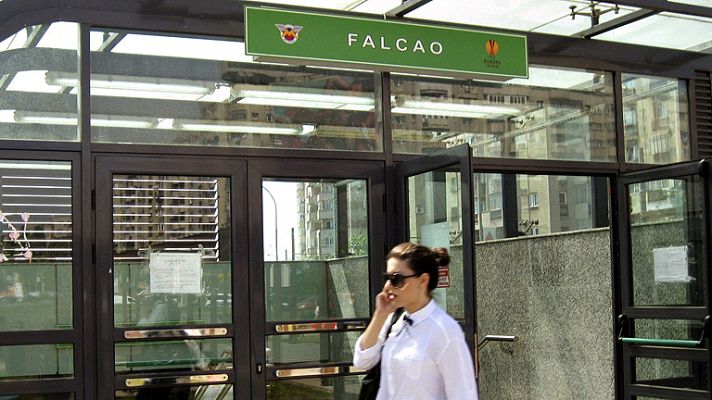 Telediario 1 - Bucarest ya es rojiblanca a dos días de la final