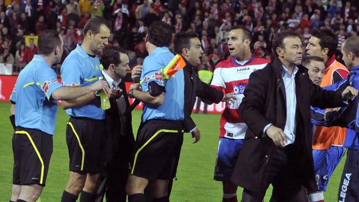 Telediario 1 - Benítez, arrepentido del botellazo