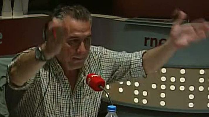 Telediario 1 - La emoción de la última jornada se sigue por radio