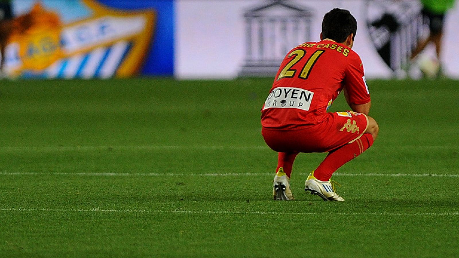 El Sporting de Gijón se quedó sin el "cuarto milagro" y descendió a Segunda después de una temporada en la que pasaron por El Molinón los técnicos Manuel Preciado y Javier Clemente en medio del desencuentro entre la hinchada y los directivos del club