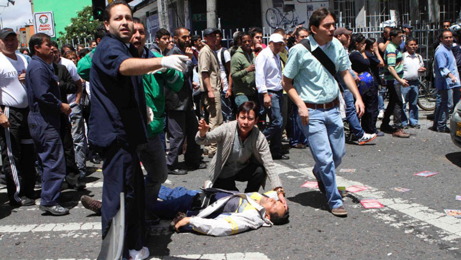 Al menos cinco muertos en un atentado en Bogotá