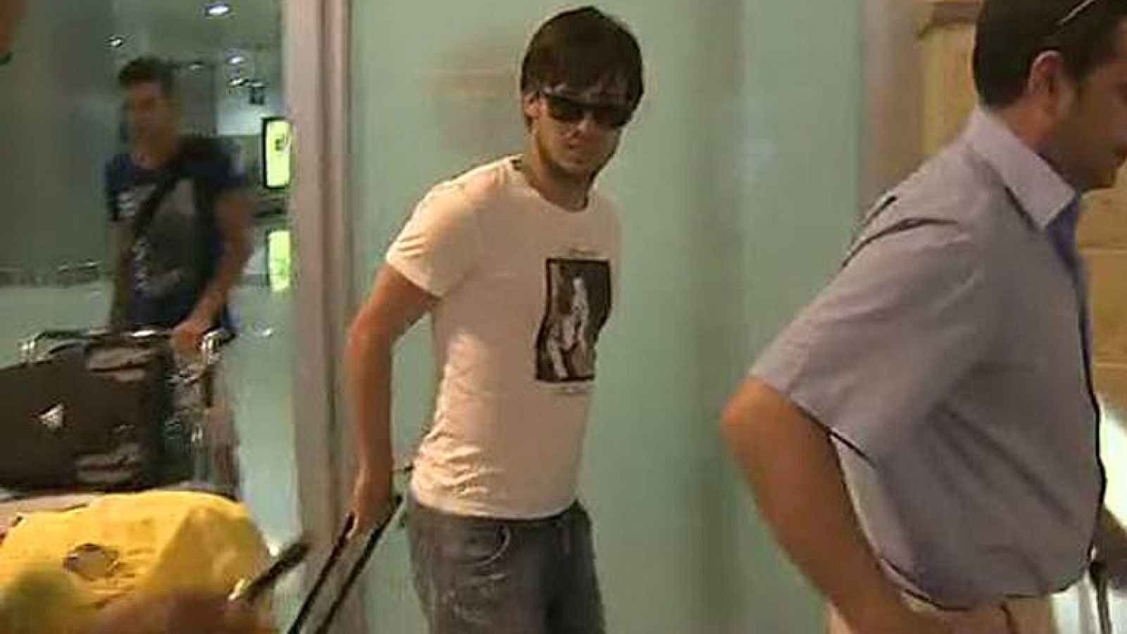 El jugador canario del Manchester City ya disfruta de sus vacaciones en España después de alzarse con la Premier League en su segundo año en Inglaterra. Ha sido el mejor asistente de la liga y sus compañeros adoran a 'Merlin' como así le llaman.