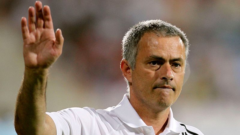 El Real Madrid ha cerrado la temporada 2011/12 con un triunfo  insípido (0-2) ante la selección de Kuwait, que se saldó con goles de  Di María y Cristiano Ronaldo, además de tres millones de euros en el  bolsillo, la principal causa del viaje al Gol