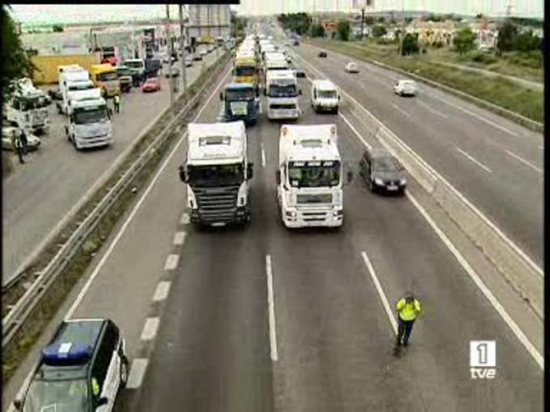 Los accesos a las grandes ciudades se han convertido hoy en una  ratonera para miles  de ciudadanos.