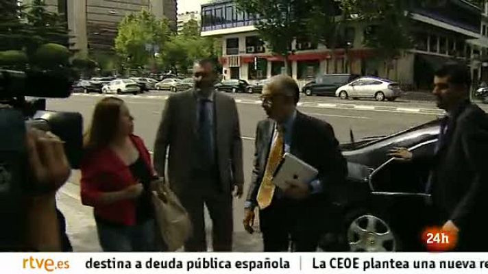 Informativo 24h - Una clienta de Bankia a Montoro: "Llevo desde los 13 años trabajando, como me lo quiten, mato"
