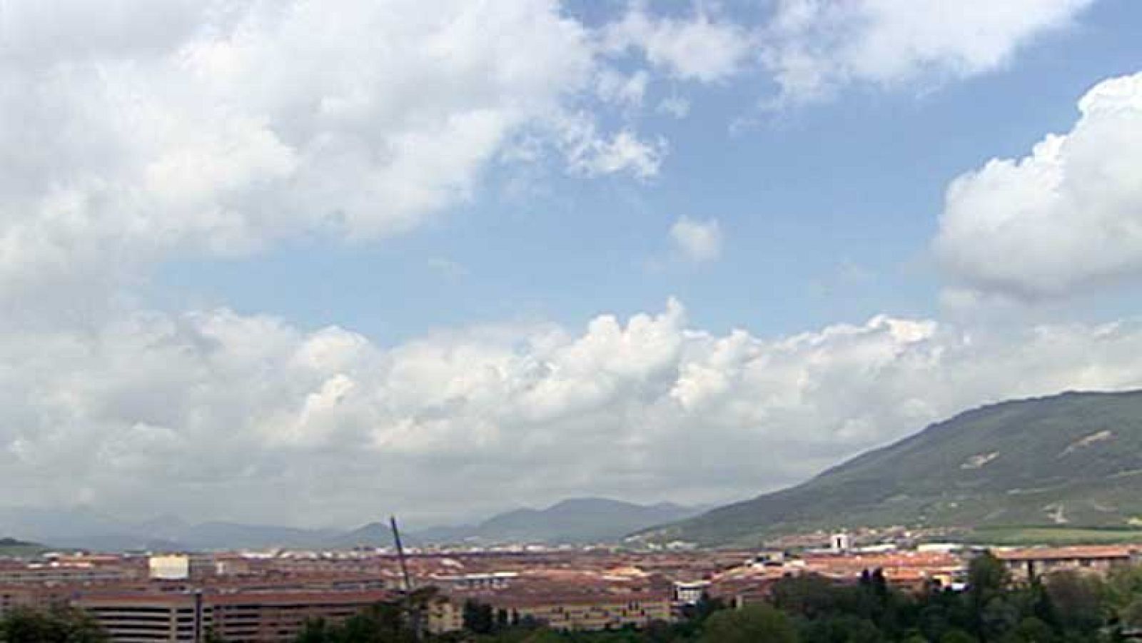 Chubascos localmente fuertes en el noreste peninsular