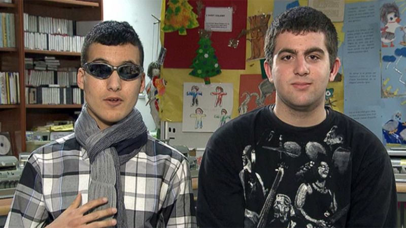 Redes - Pregúntale a Punset - ¿Porqué las personas cierran los ojos cuando escuchan música?