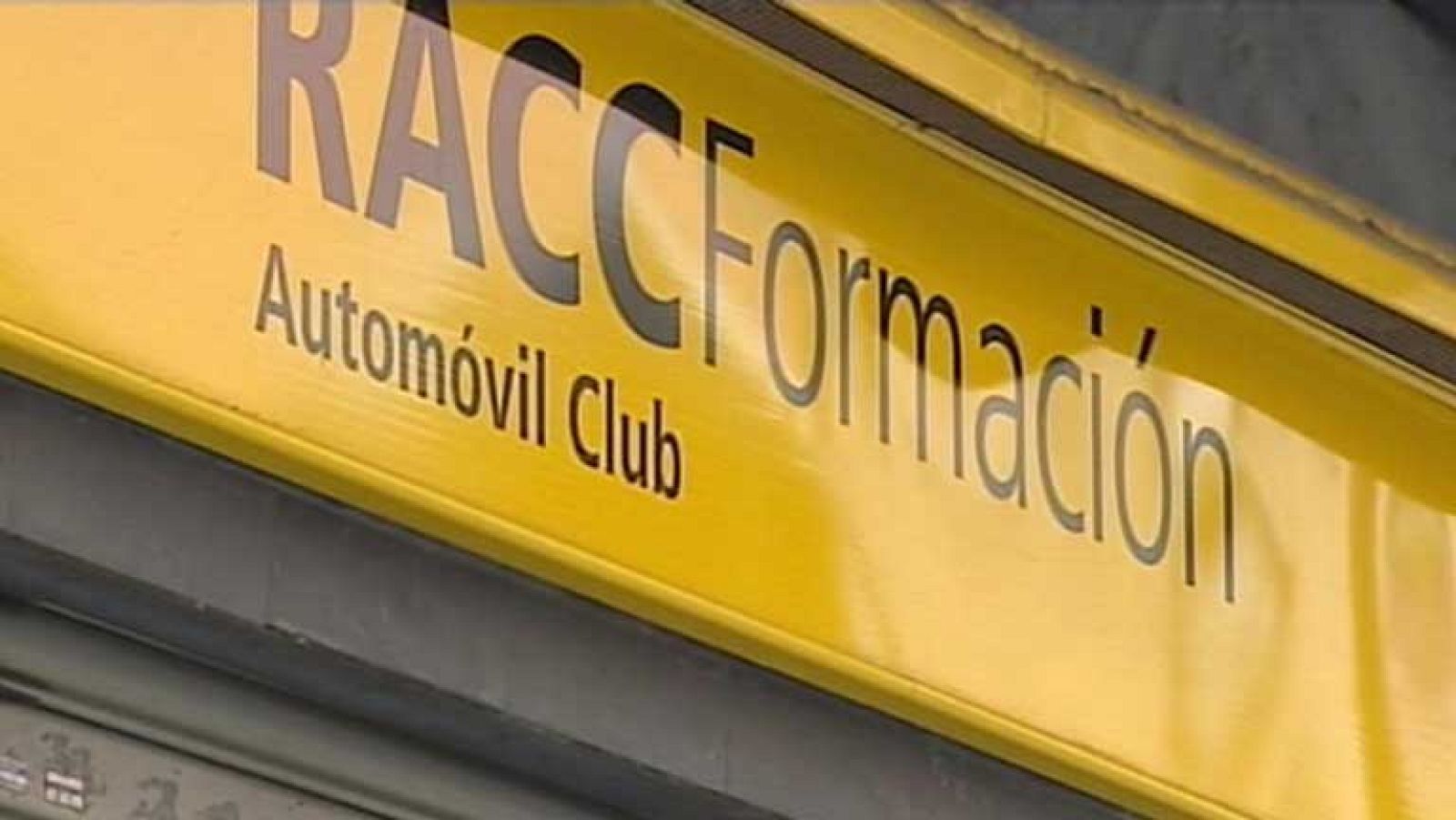 Multan a tres autoescuelas de Zaragoza por cobrar más a las mujeres