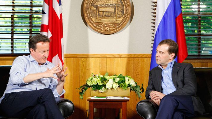 Telediario 1 - Gasto contra ahorro en el G8