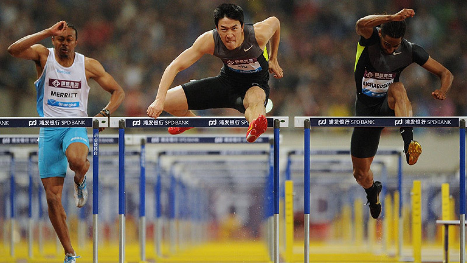 Liu Xang roza el récord mundial de los 110 metros vallas | Ver