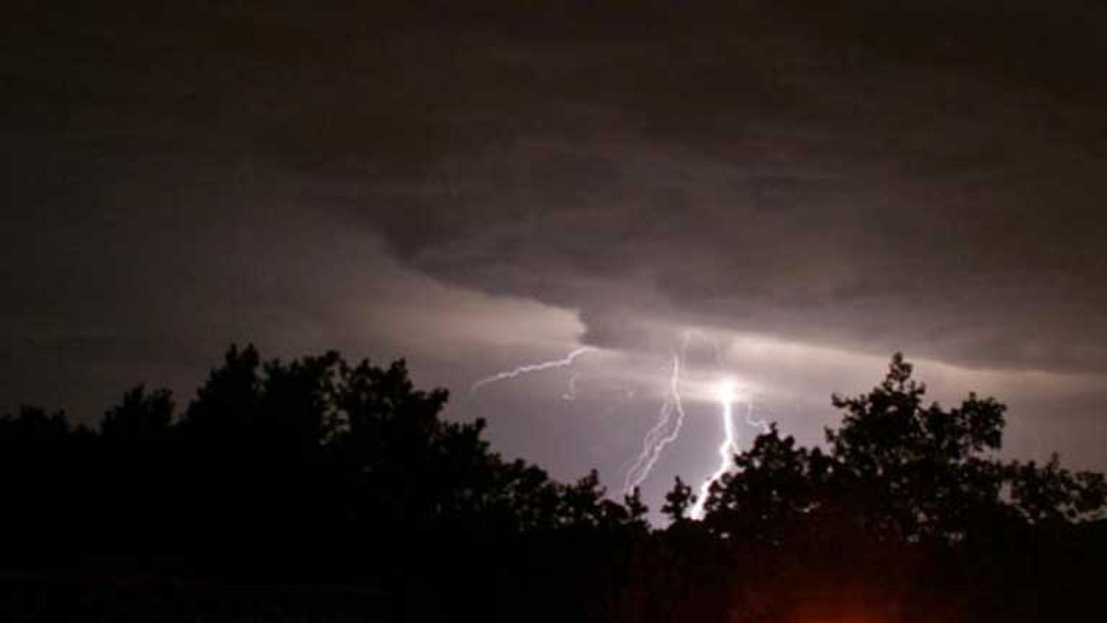 Chubascos generalizados que serán persistentes en P. Vasco y Navarra