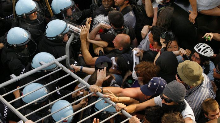 Telediario 1 - Al menos 45 detenidos y cuatro heridos en una manifestación antiOTAN en Chicago