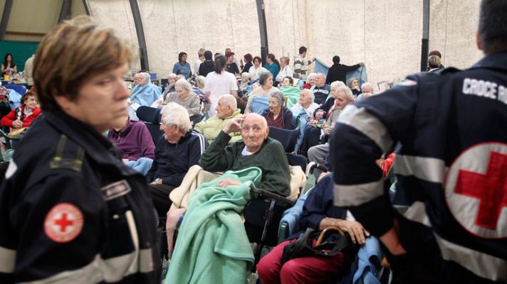Telediario 1 - Ascienden a siete las víctimas del terremoto del norte de Italia