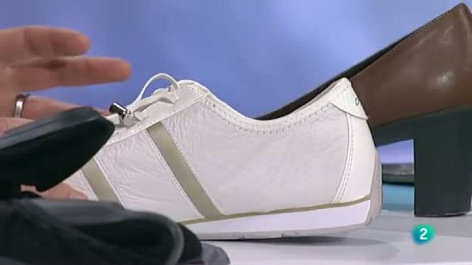 Para todos La 2 - Comunicación no verbal - ¿Porqué las mujeres calzamos tacones?