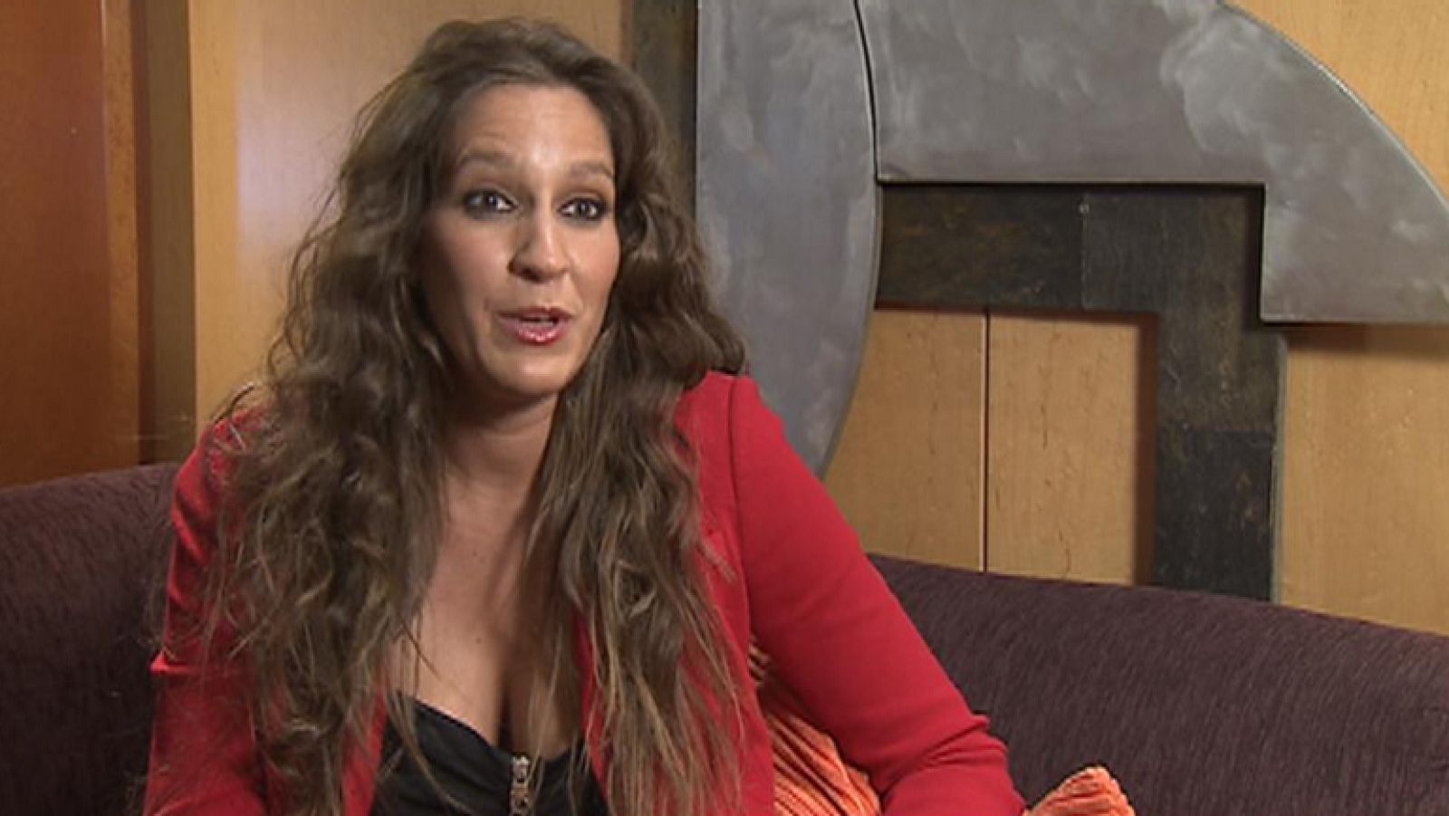 María Toledo, presenta su segundo disco, "Uñas Rojas"