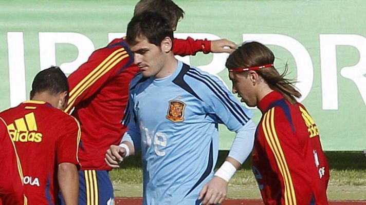 Telediario 1 - La Ciudad del Fútbol acoge el estreno de 'Campeones. La Roja'