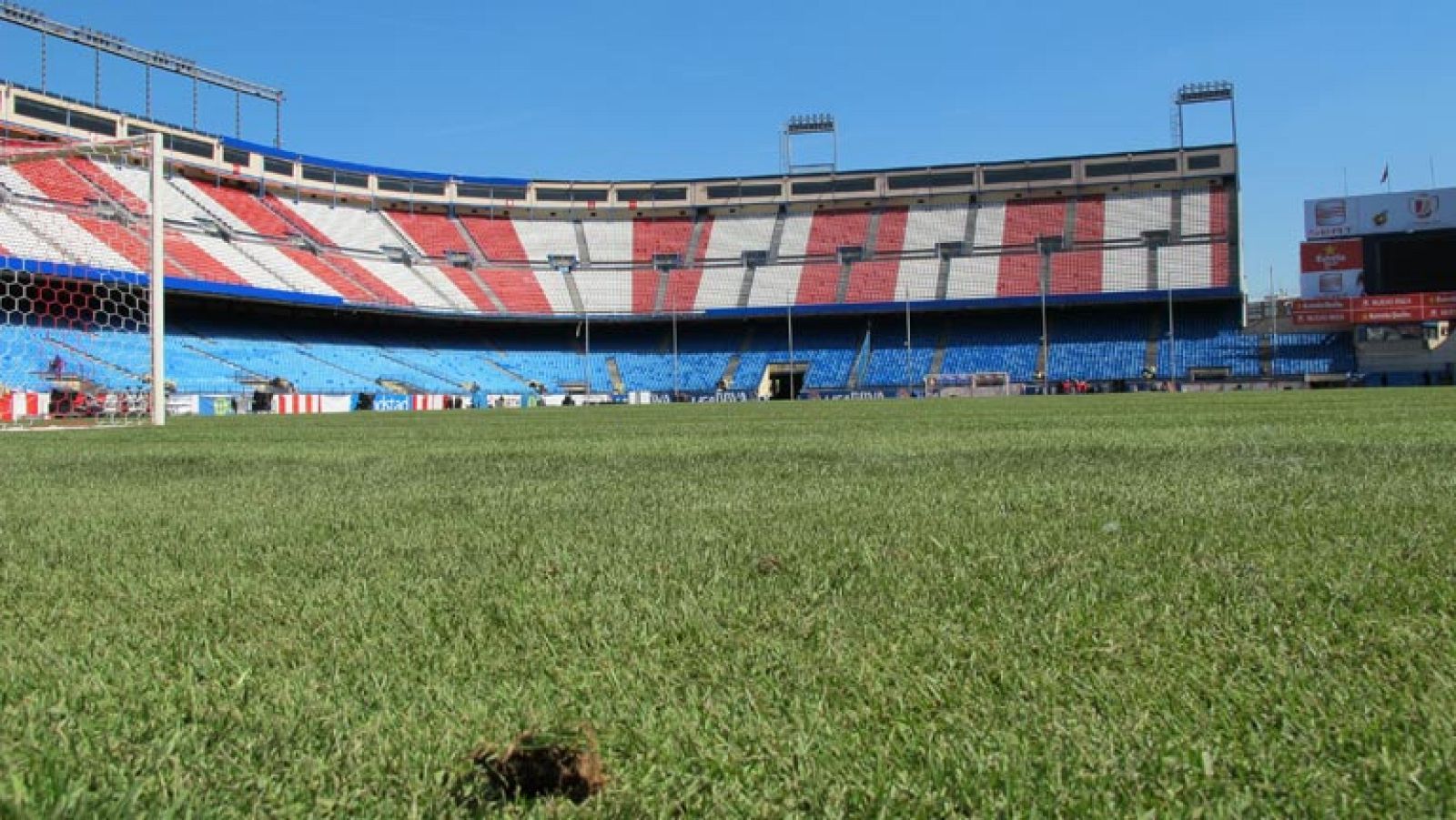 El Vicente Calderón preparado para la Final de la Copa del Rey | Ver