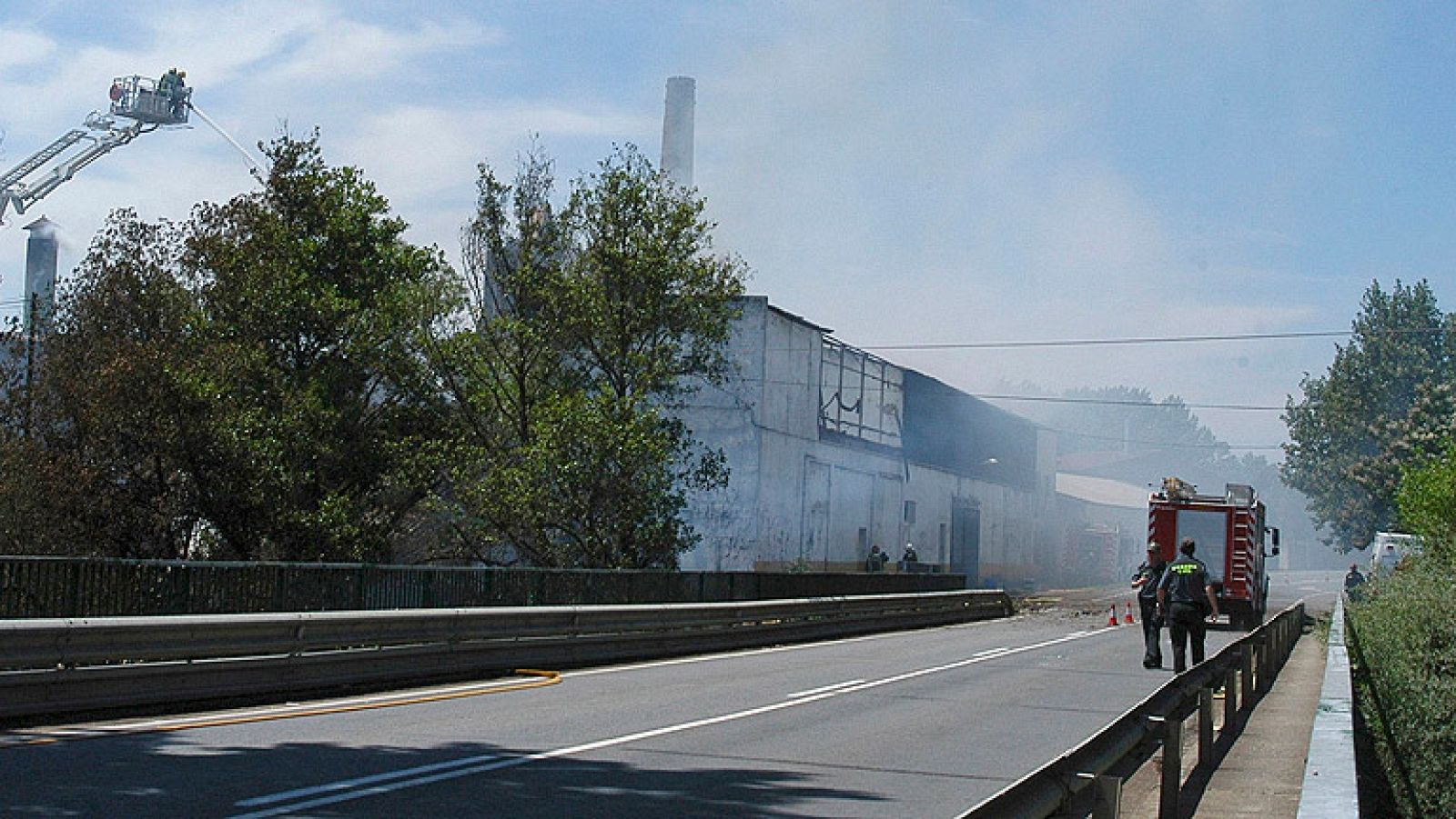 Encuentran el cadáver de uno de los desaparecidos en la explosión de almazara - Informativo 24h | Ver