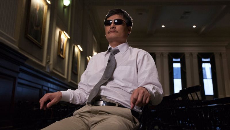 El disidente chino Chen Guangcheng describe un "sufrimiento inimaginable" durante su reclusión