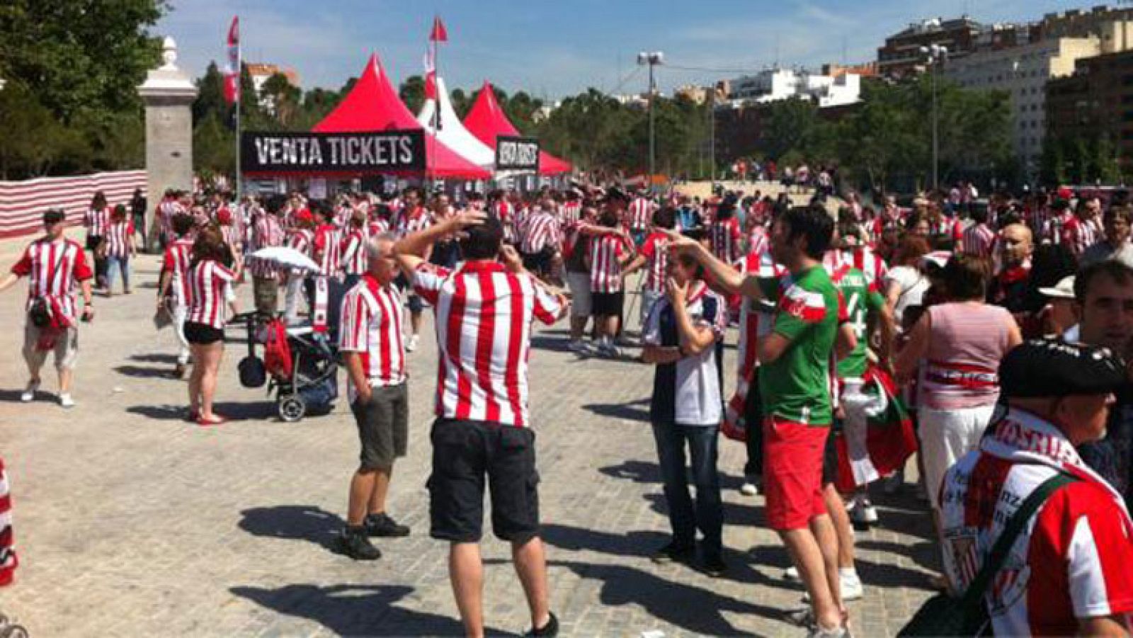 Las aficiones de Athletic y Barça, toman Madrid