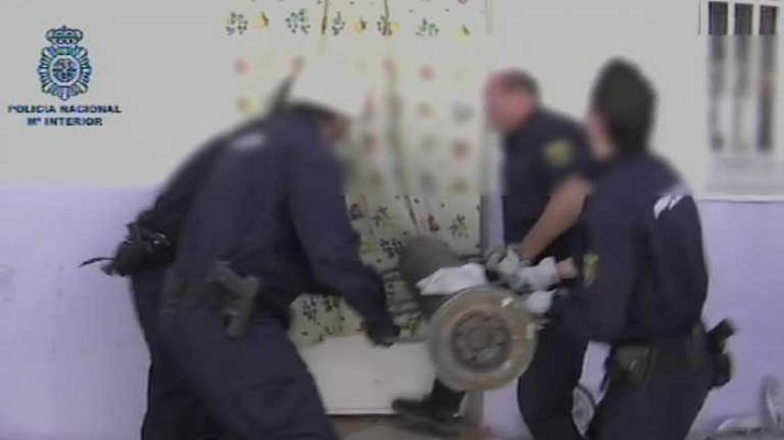 Telediario 1 - Redada en la Cañada real