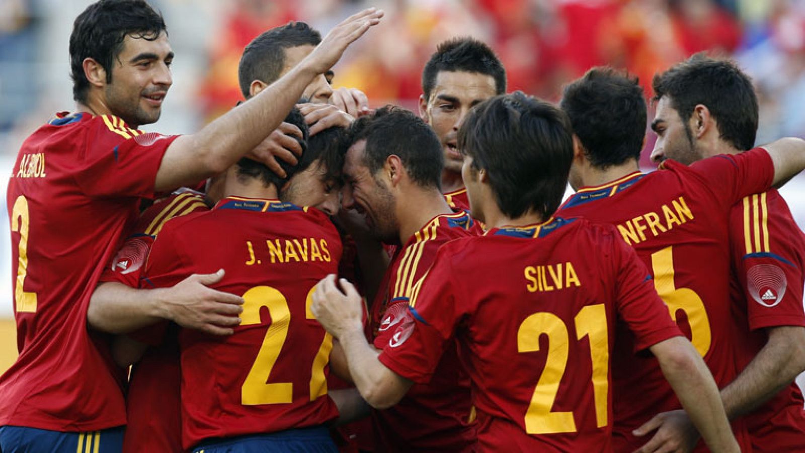 Adrián debuta con gol en la absoluta