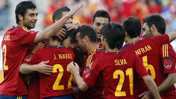 Telediario 1 - Adrián salva el primer amistoso de España