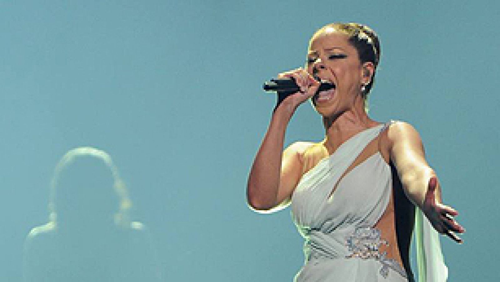 Más Gente - Pastora Soler regresa tras devolver a España al 'top ten'