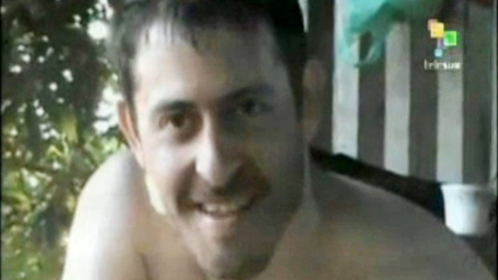 Muestran imágenes del periodista francés en manos de las FARC en Colombia