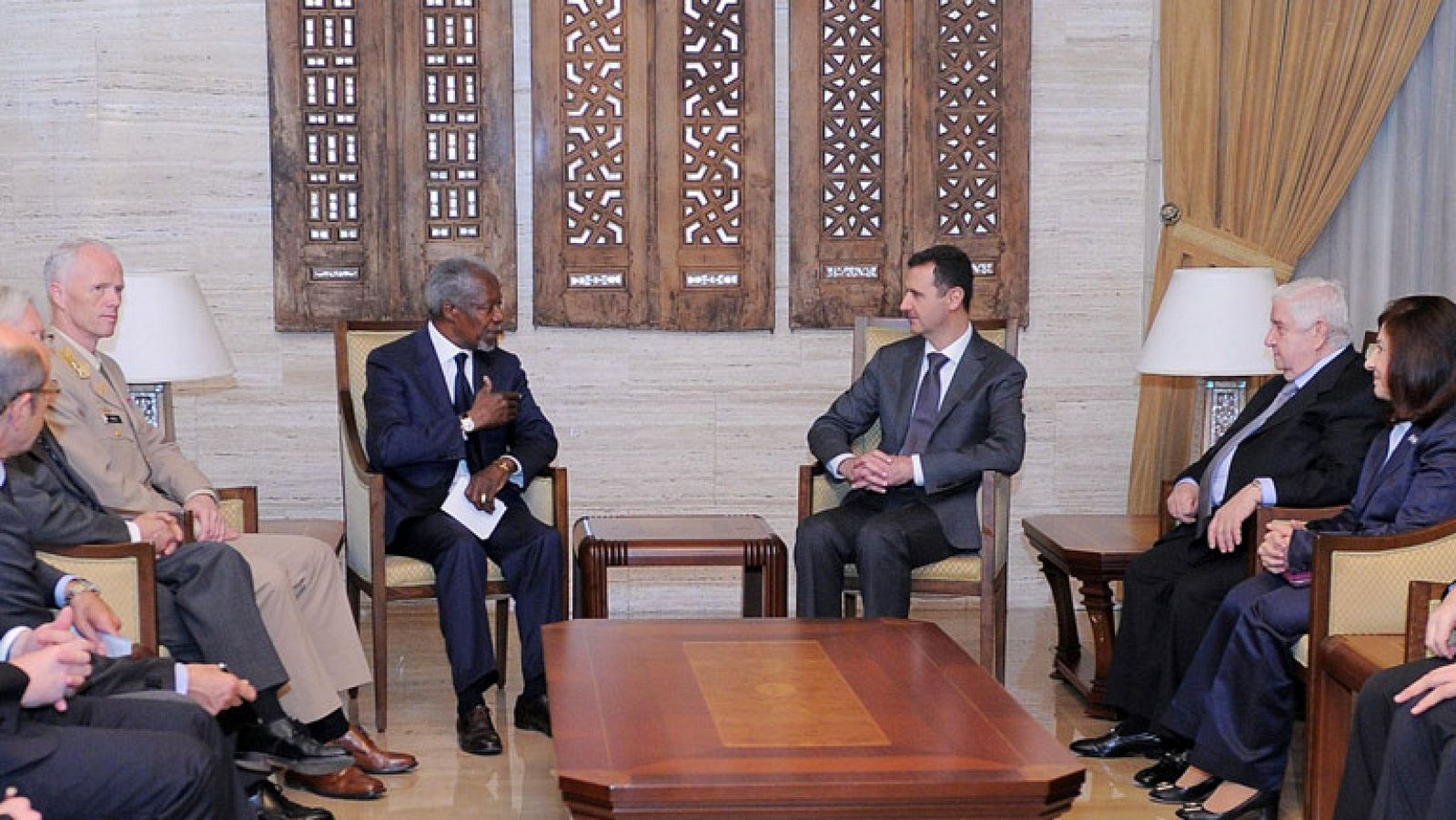 Bachar al Asad recibe a Kofi Annan bajo la presión internacional por la matanza de Al Houla