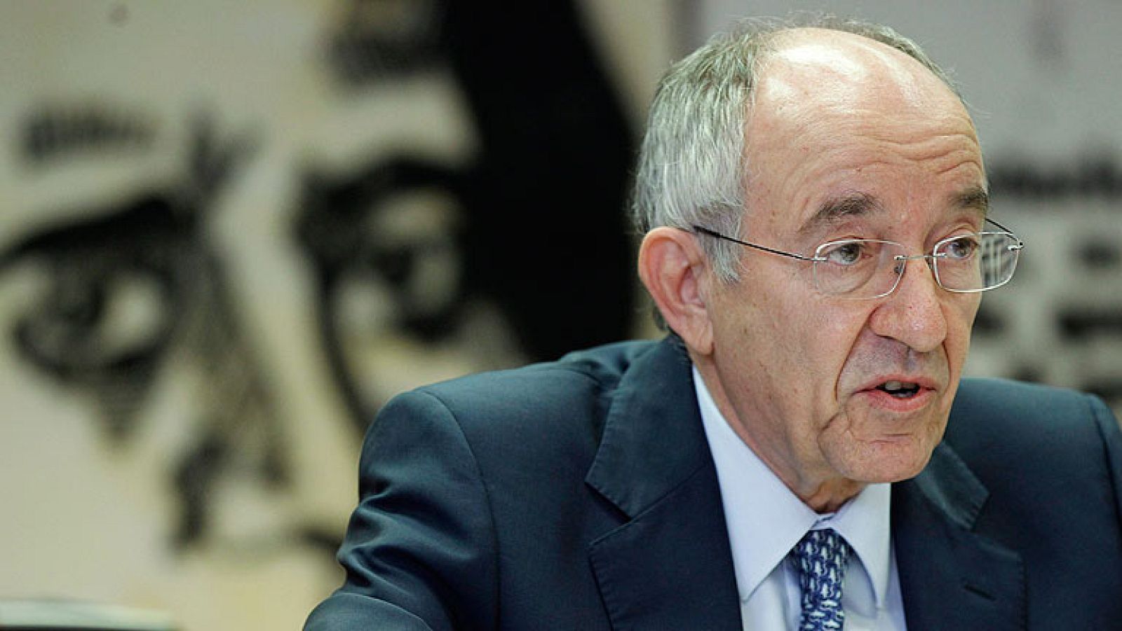 Fernández Ordóñez: "El principal problema de la economía española es la caída de todos los indicadores de confianza"