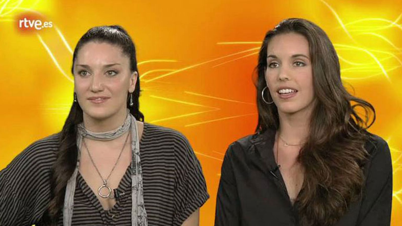 Las nadadoras Andrea Fuentes y Ona Carbonell responden a 12 preguntas sobre natación sincronizada, deporte con el que representarán a España en los Juegos Olímpicos de Londres 2012.