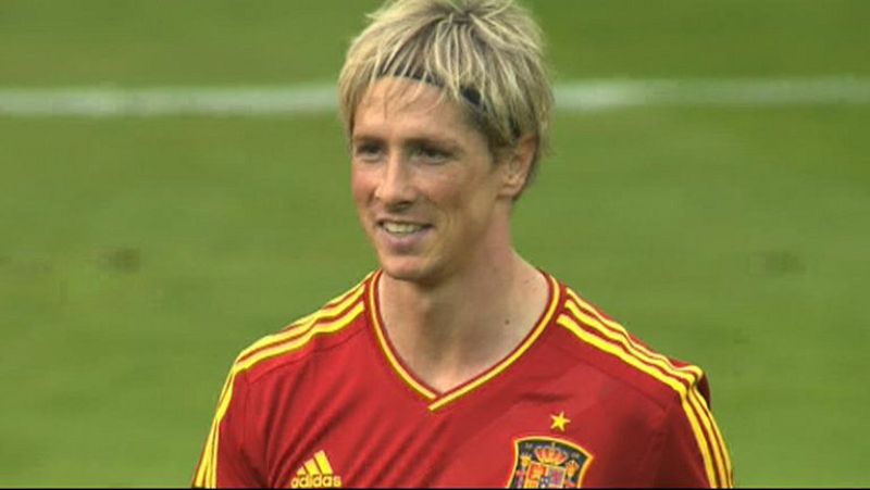 Cabezazo de Torres para abrir el marcador (1-0)